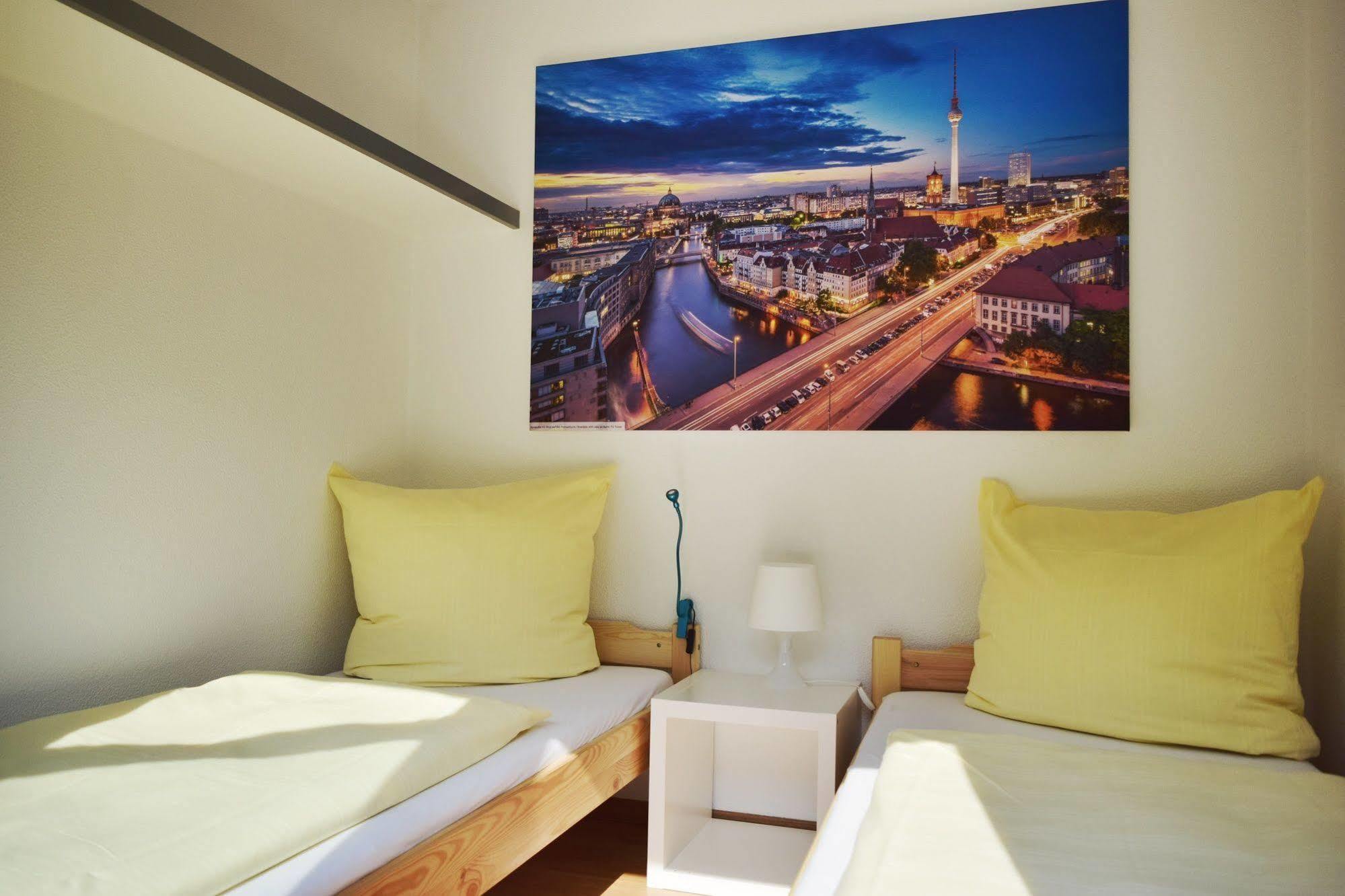 Cube Lodges Berlin Mitte Exterior foto